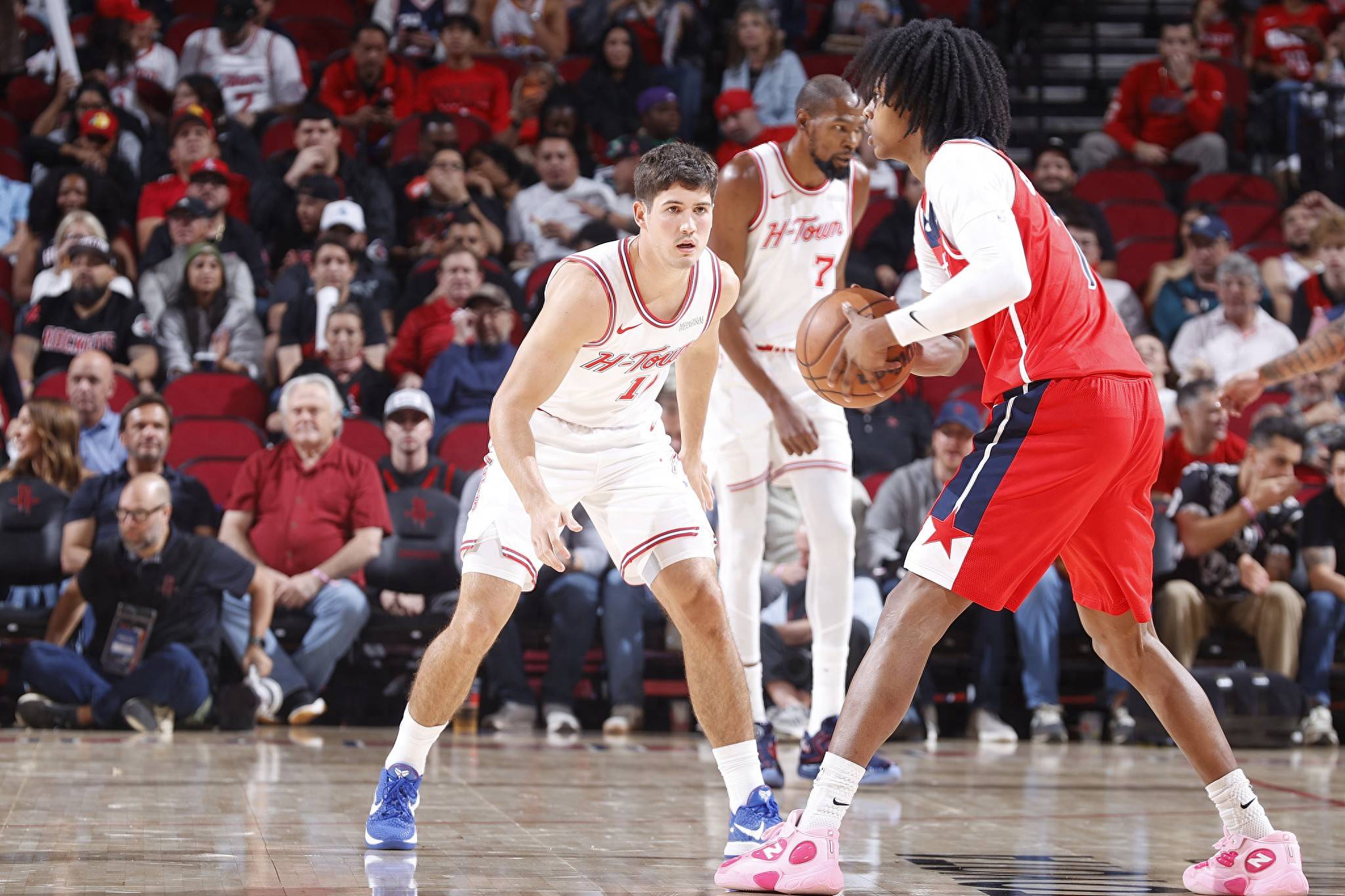 阿拉维斯对阵皇家马德里：西甲第16轮生死之战（西甲第16轮焦点战：阿拉维斯迎战皇家马德里）