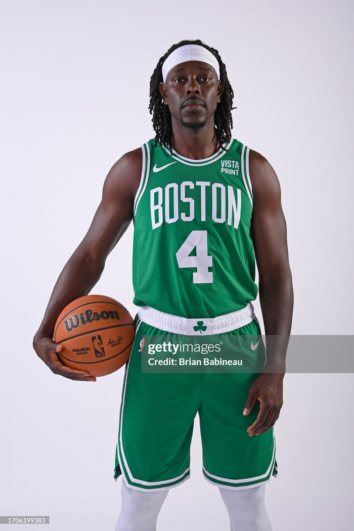 德媒：拜仁欧战主场收入场均570万欧排欧洲第五，皇马居首（德媒统计：拜仁欧战主场场均营收570万欧列欧洲第五，皇马位居榜首）