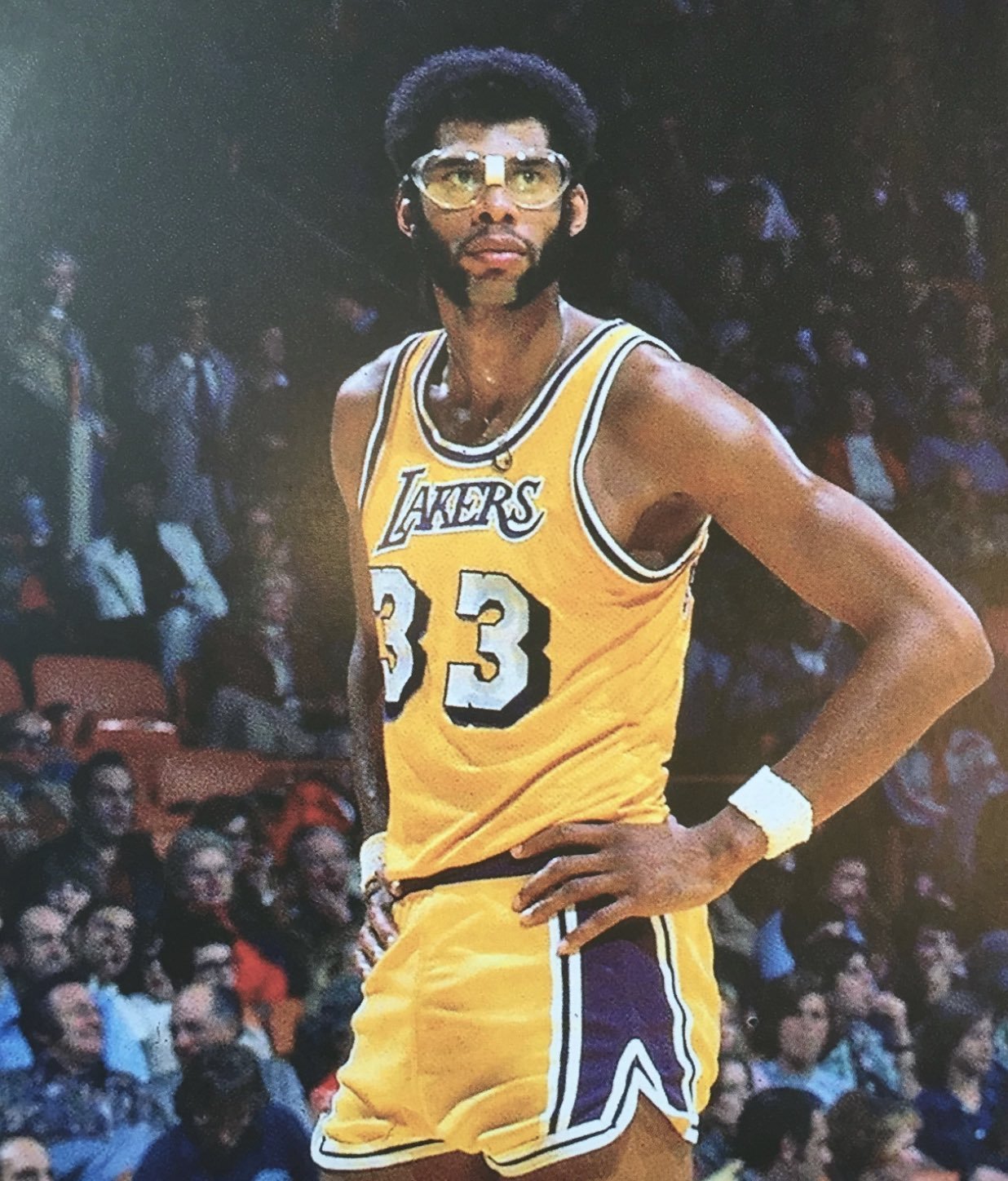 里程碑，伊尔迪兹替补出场迎来尤文生涯第100场正式比赛（尤文生涯百场里程碑：伊尔迪兹替补登场）