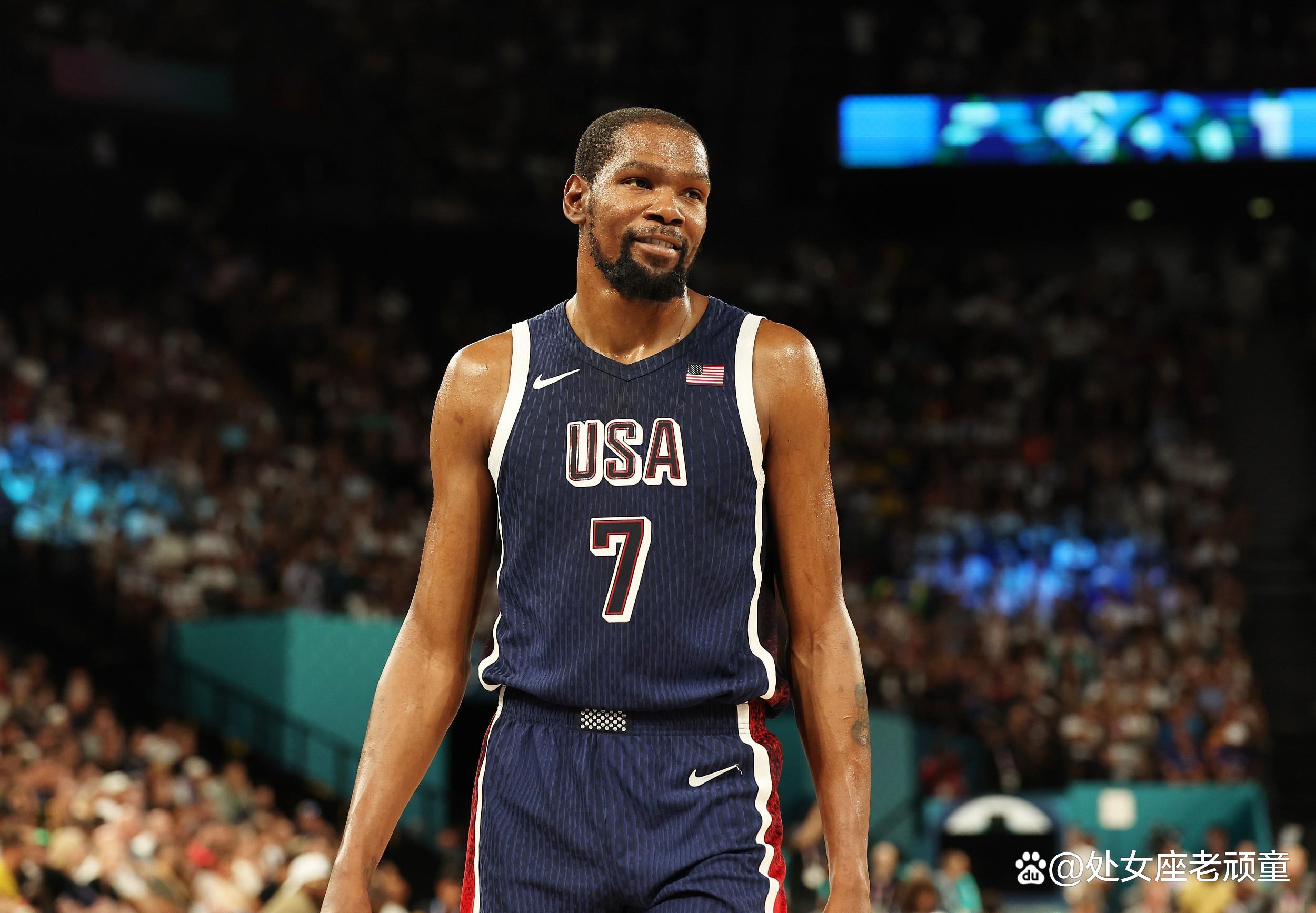 波兰媒体：莱万妻子经常分享跳交际舞的视频，引发了夫妻争吵（波媒称莱万妻子频晒交际舞视频，夫妻为此发生争执）